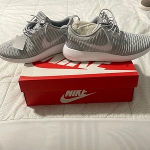 Nike Roshe Two Flyknit size 8.5. NIB. Rare!!!  Never worn.